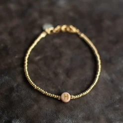 New Armband met beige letter | Goud DAMES Sieraden