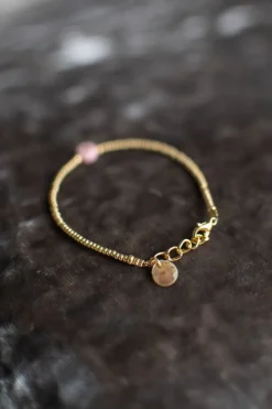 New Armband met roze letter | Goud DAMES Sieraden