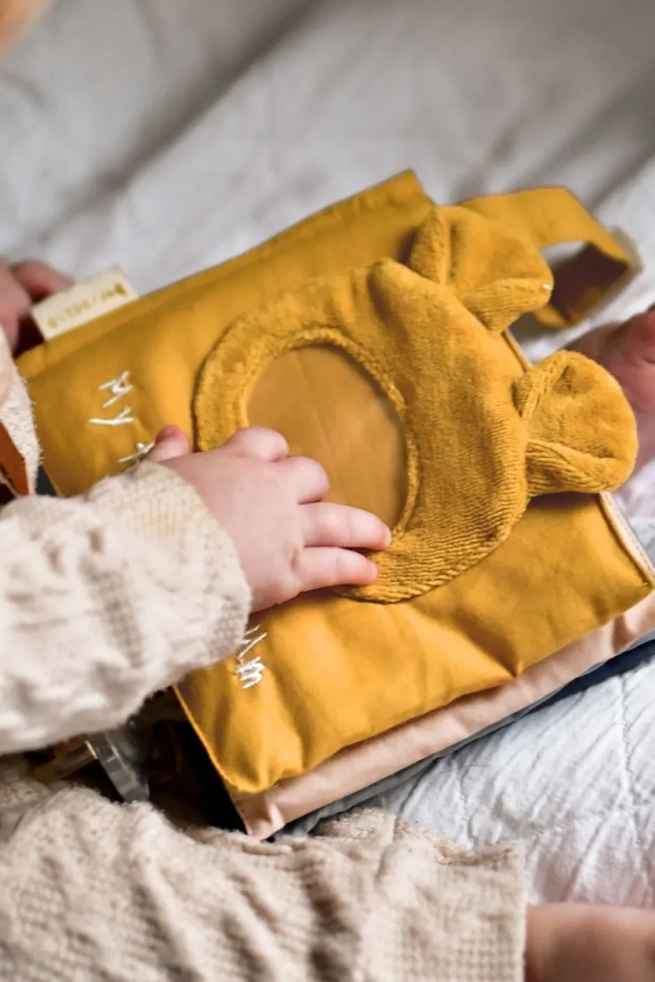 Sale Fabric book my family album | Ochre | Open Ended Speelgoed