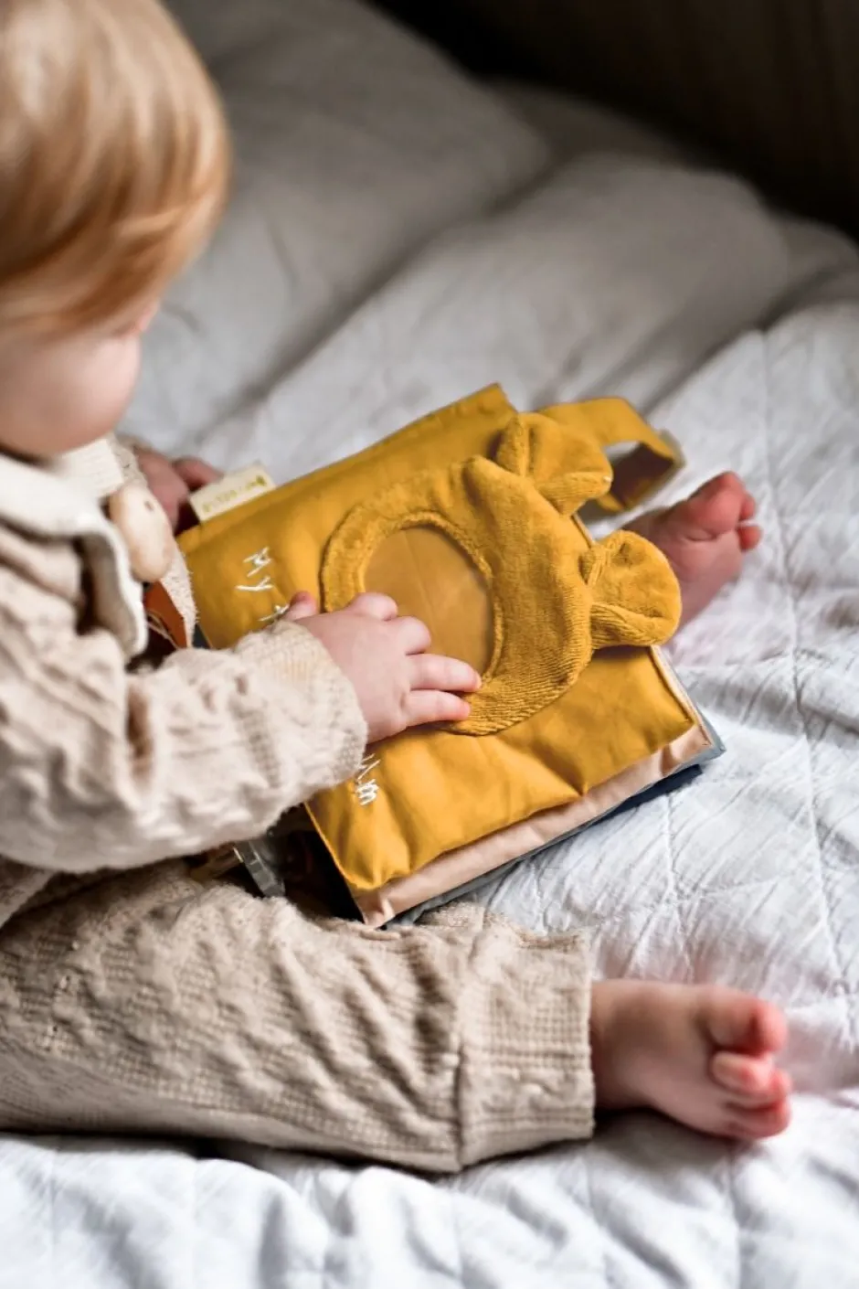 Sale Fabric book my family album | Ochre | Open Ended Speelgoed