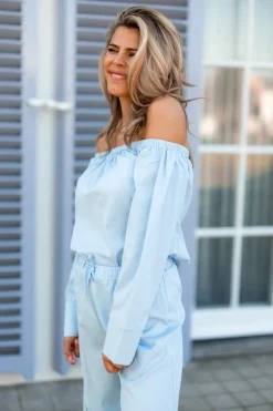 Off-shoulder blouse Montana | Light blue | DAMES Co-ords|Blouses