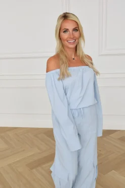 Off-shoulder blouse Montana | Light blue | DAMES Co-ords|Blouses