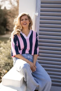 Hot Soccer Tee | Pink vs. Navy | DAMES Tops|Tops