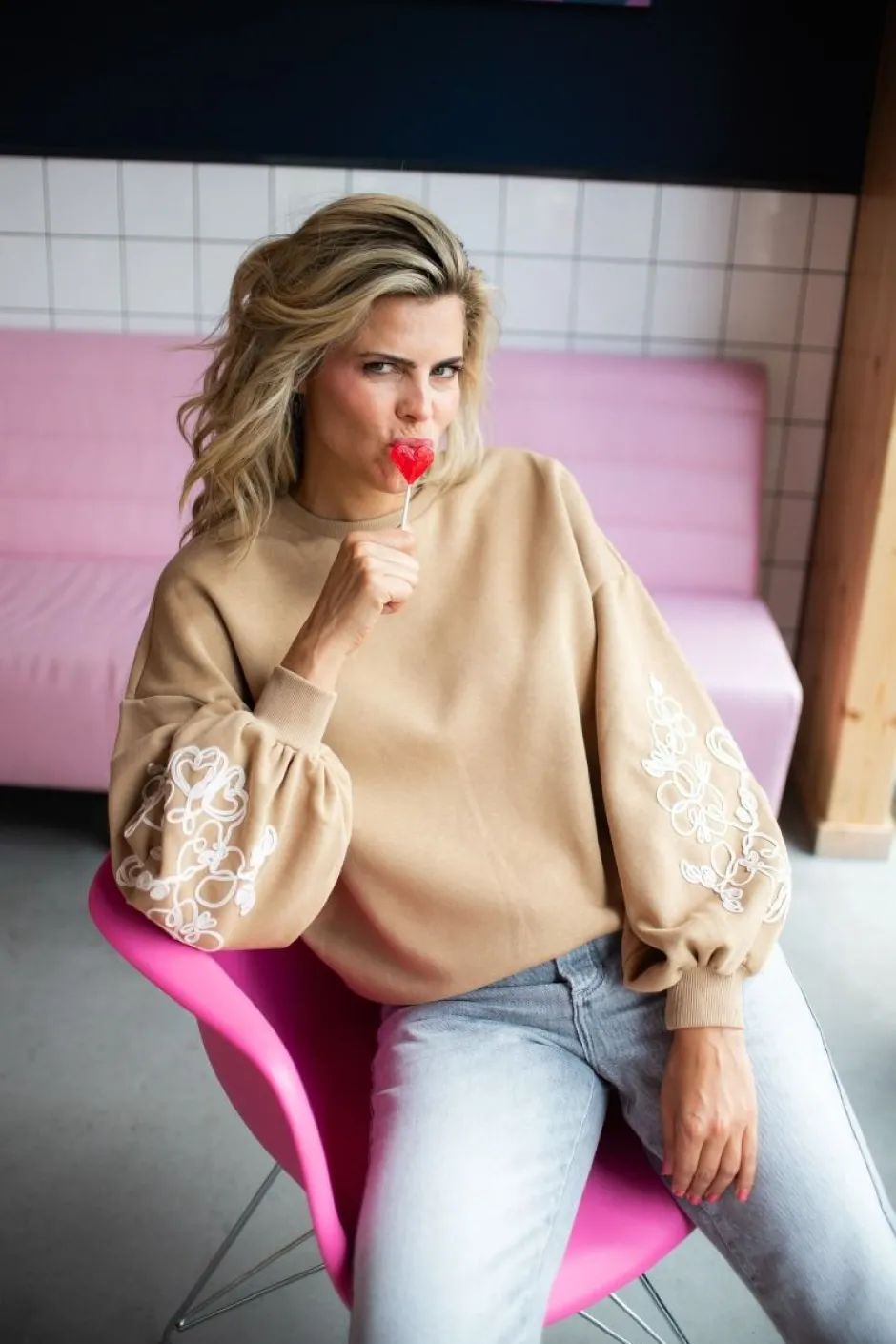Discount Sweat macaron | Almond | DAMES Vesten|Vesten & Truien