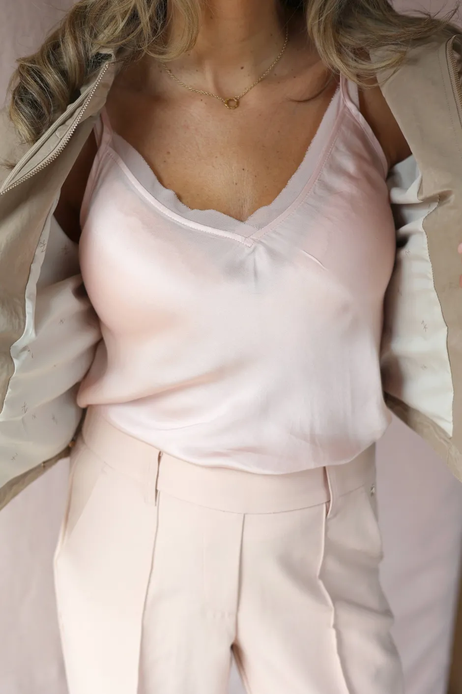 Sale Top Aniek silky | Powder | DAMES Basics|Tops