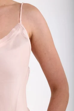 Sale Top Aniek silky | Powder | DAMES Basics|Tops