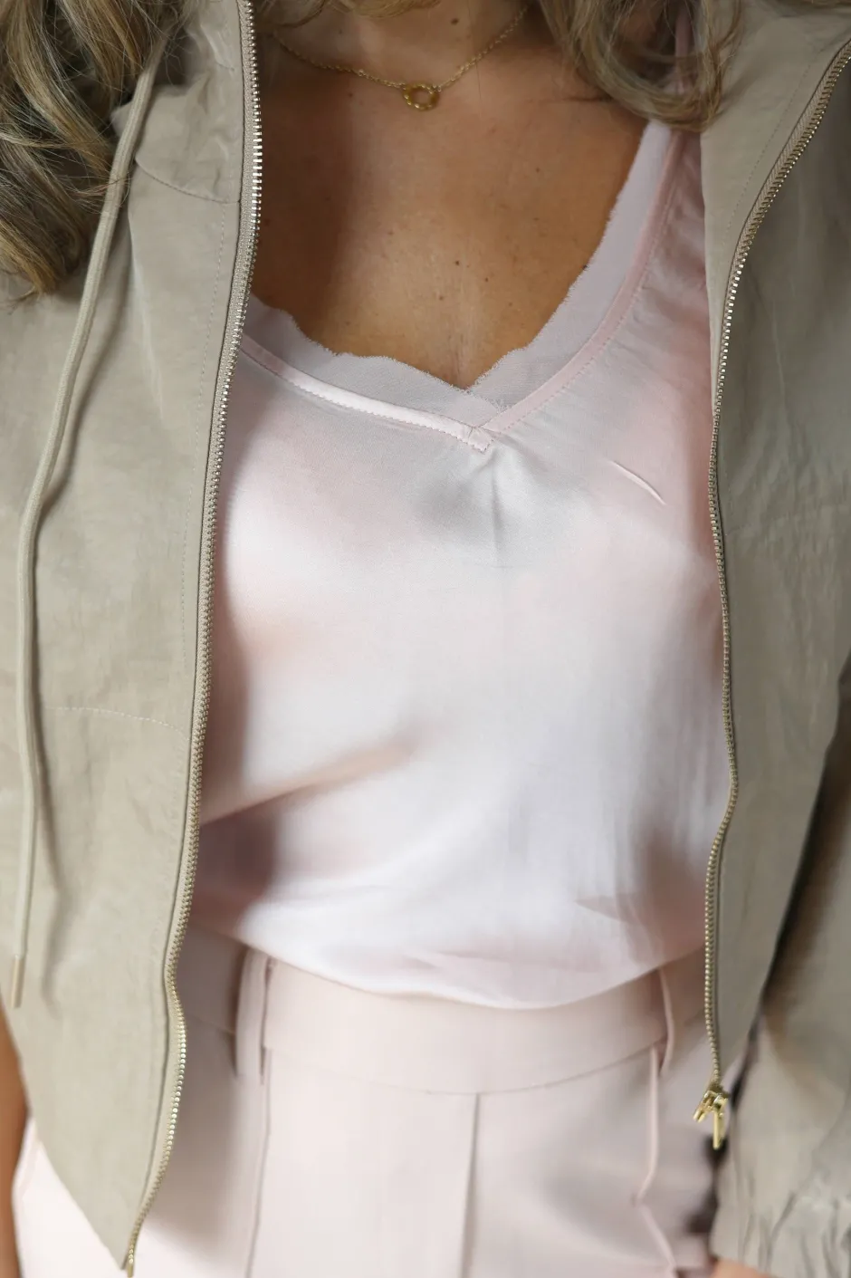 Sale Top Aniek silky | Powder | DAMES Basics|Tops